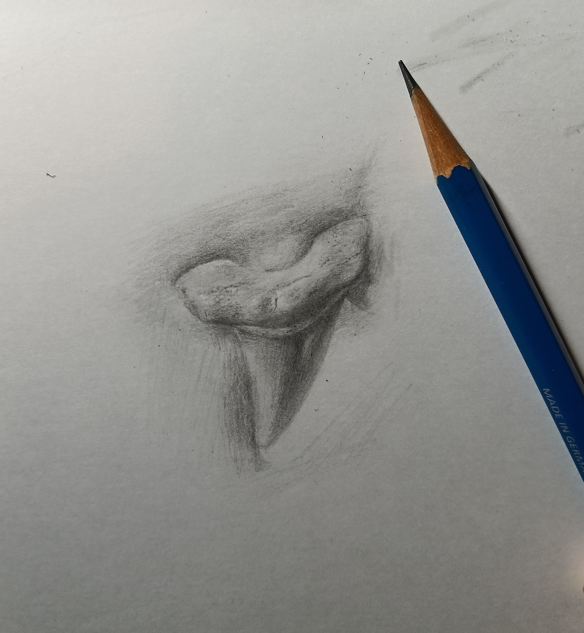 小物等の鉛筆画をケント紙を用いて作成します あまり大掛かりなものでなければいろいろな鉛筆画を作成します。 イメージ1