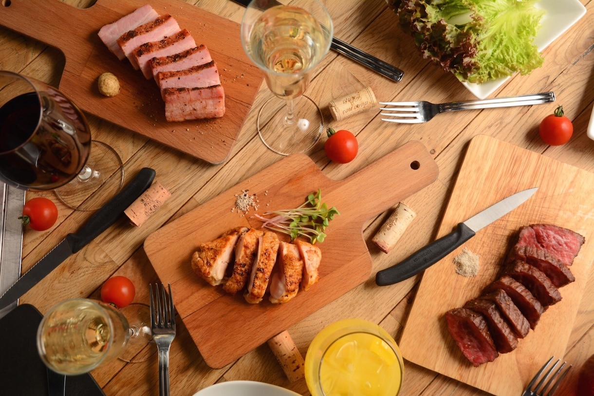 飲食店のメニュー、広告等作成します 広告を作り集客を目指したい、デザインの良いメニューを作りたい イメージ1