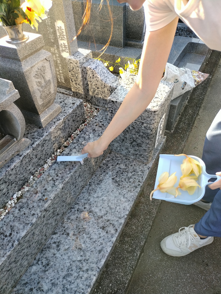 川越市内限定！お墓のお掃除代行します お墓参りに行きたいけど遠方な方など、私たちがキレイにします！ イメージ1