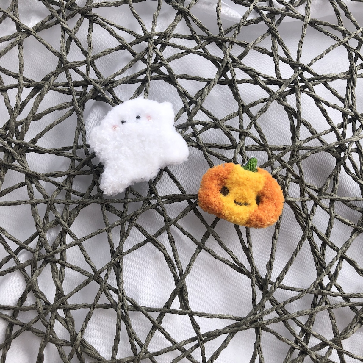 オリジナル刺繍ストラップorブローチ制作します ふわもこ素材の可愛い刺繍！イベント出展作家が制作！ イメージ6