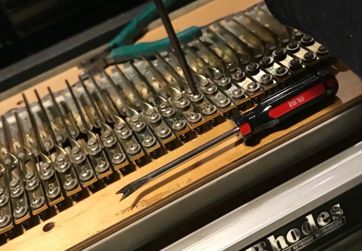 ローズピアノRhodesの調整、又は修理します ビンテージピアノの音調整、オーディオ機器含めその他修理受付 イメージ3