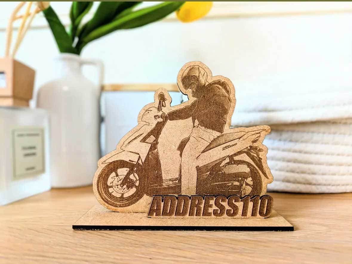 愛車の思い出を形に！ 車・バイクスタンド作成します 大切な愛車をアートに！レーザー刻印で作るオリジナルスタンド イメージ5