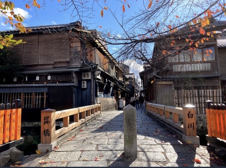 京都生まれ京都育ちの京都人が観光のお手伝いをします 生粋の京都人が京都観光を何倍も楽しめる情報を提供いたします イメージ2