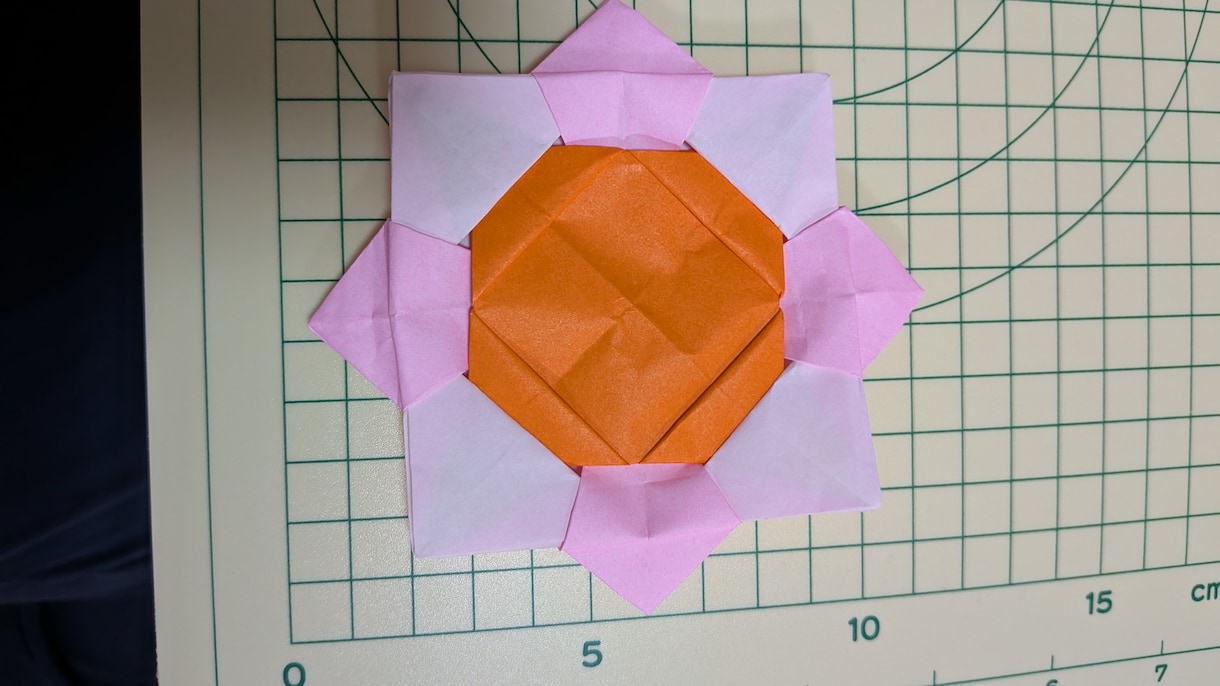 折り紙作ります メダルやコマなど色々とおりますよ♪ イメージ3