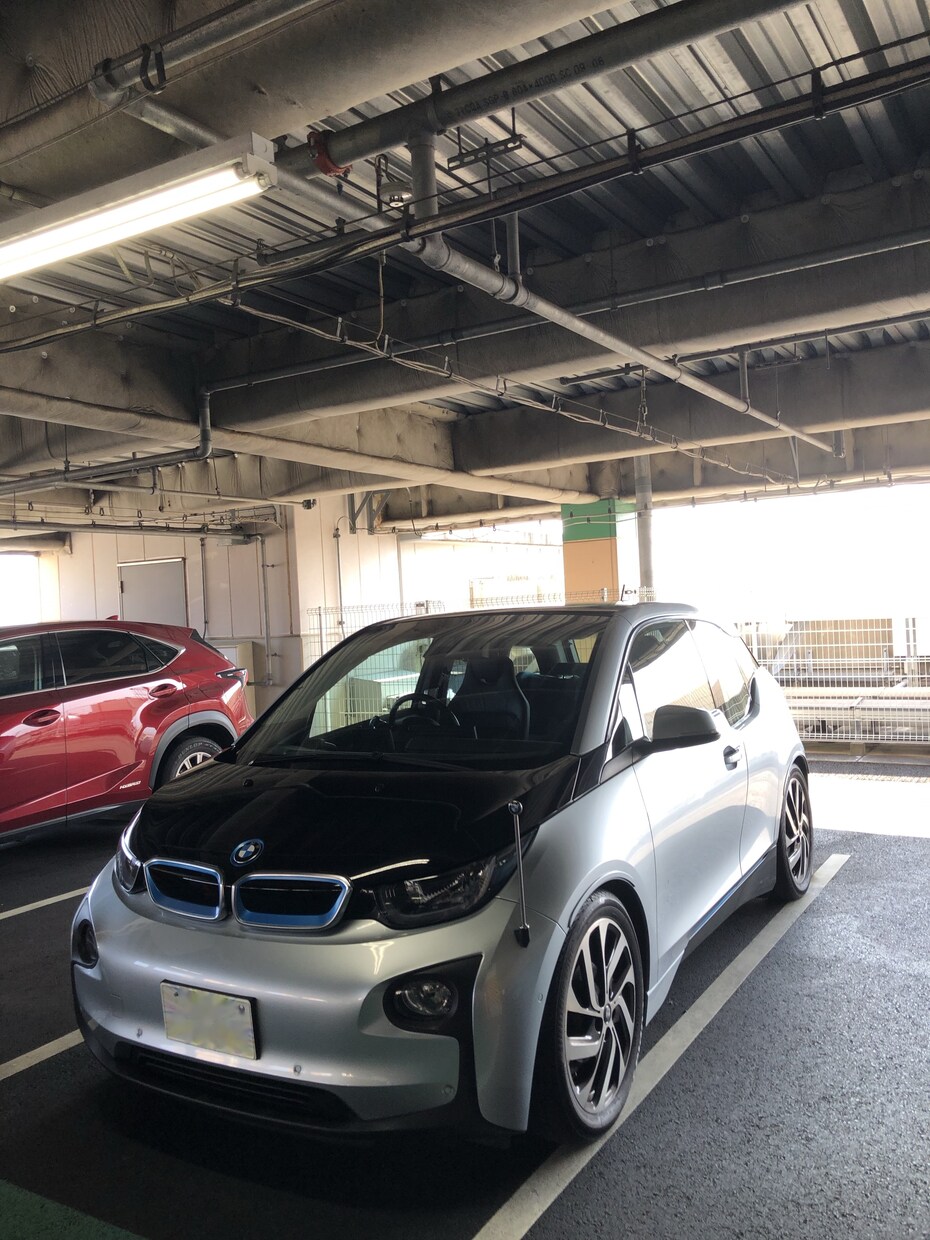 車の写真のナンバープレートを隠す処理をします 車写真のナンバープレートを画像処理にて数字が分からなくします イメージ3