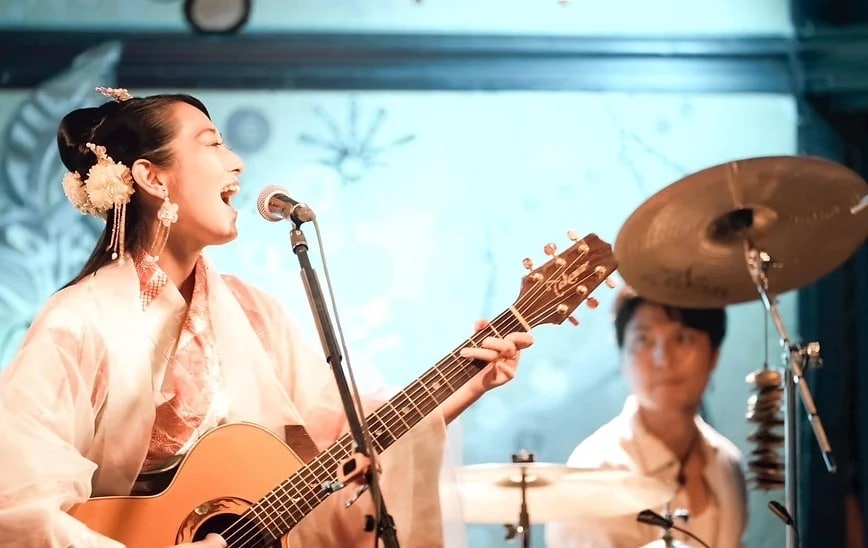あなたの想いや願いを美しい曲にします 想いを表現したい方へ。作詞作曲だけでなく歌唱や動画も。 イメージ2