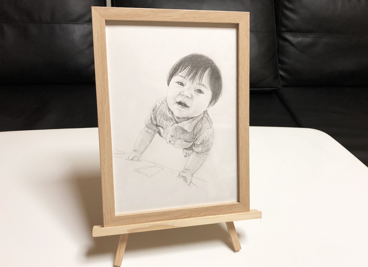 赤ちゃん記念日・成長記録にデッサン似顔絵を描きます 写真を元にデフォルメなしの鉛筆画！贈り物やインテリアにどうぞ イメージ8