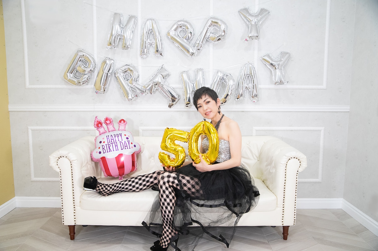 大人女子の記念写真・プロフィール写真撮影します スタジオで誕生日・還暦・記念日写真を女性プロカメラマンが撮影 イメージ7