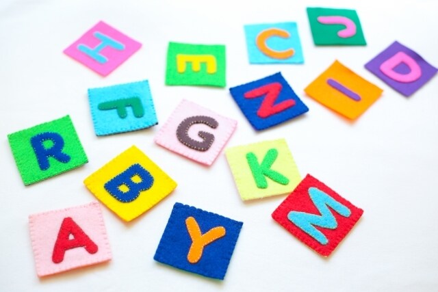 格安で幼児向け英語レッスンします ネイティブが使う動画、絵本、ゲームで楽しく英語に触れられます イメージ1