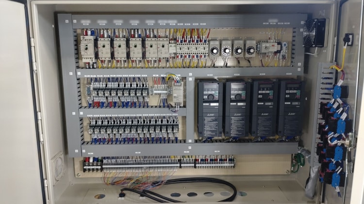 制御盤設計についてサポートいたします 電気回路、筐体の設計、製作についてのご相談に応じます イメージ4