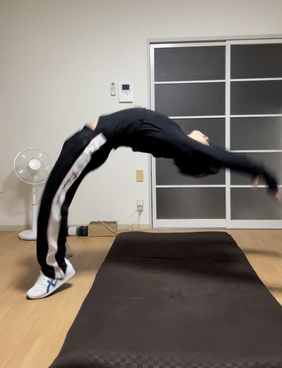 バク転ができるようになるまでレクチャーします バク転ができればモテモテ人生間違いなし！ イメージ1