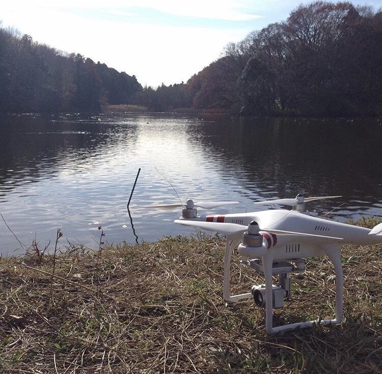 空撮承ります 補助者をつけ安全に空撮を行います。 イメージ3