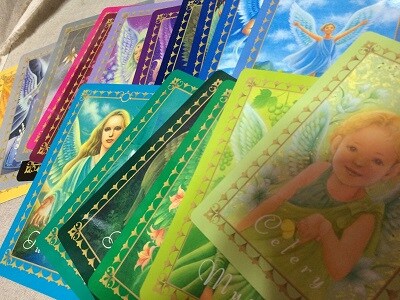 エンジェルカラーカードでプチおみくじ。気軽にカラーを取り入れてみませんか？ イメージ3