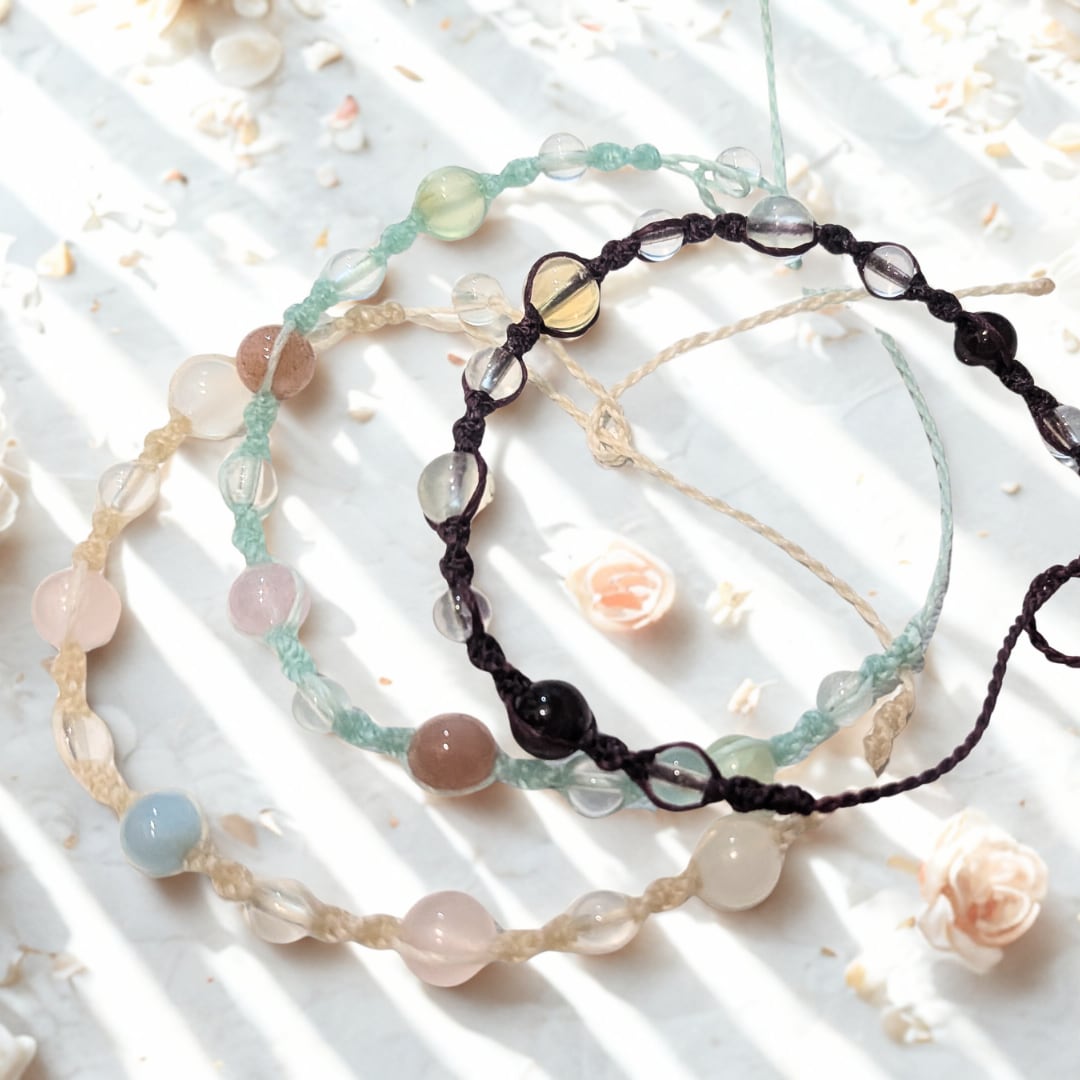 天然石であなただけのブレスレットをお仕立てします お話を伺いながら、イメージにぴったりの石をセレクトします イメージ1