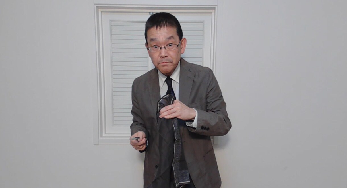 驚愕！あのワインボトルが出現するマジックを教えます 飲み会で必ずウケる人気No.1マジックをマスターしよう！ イメージ7