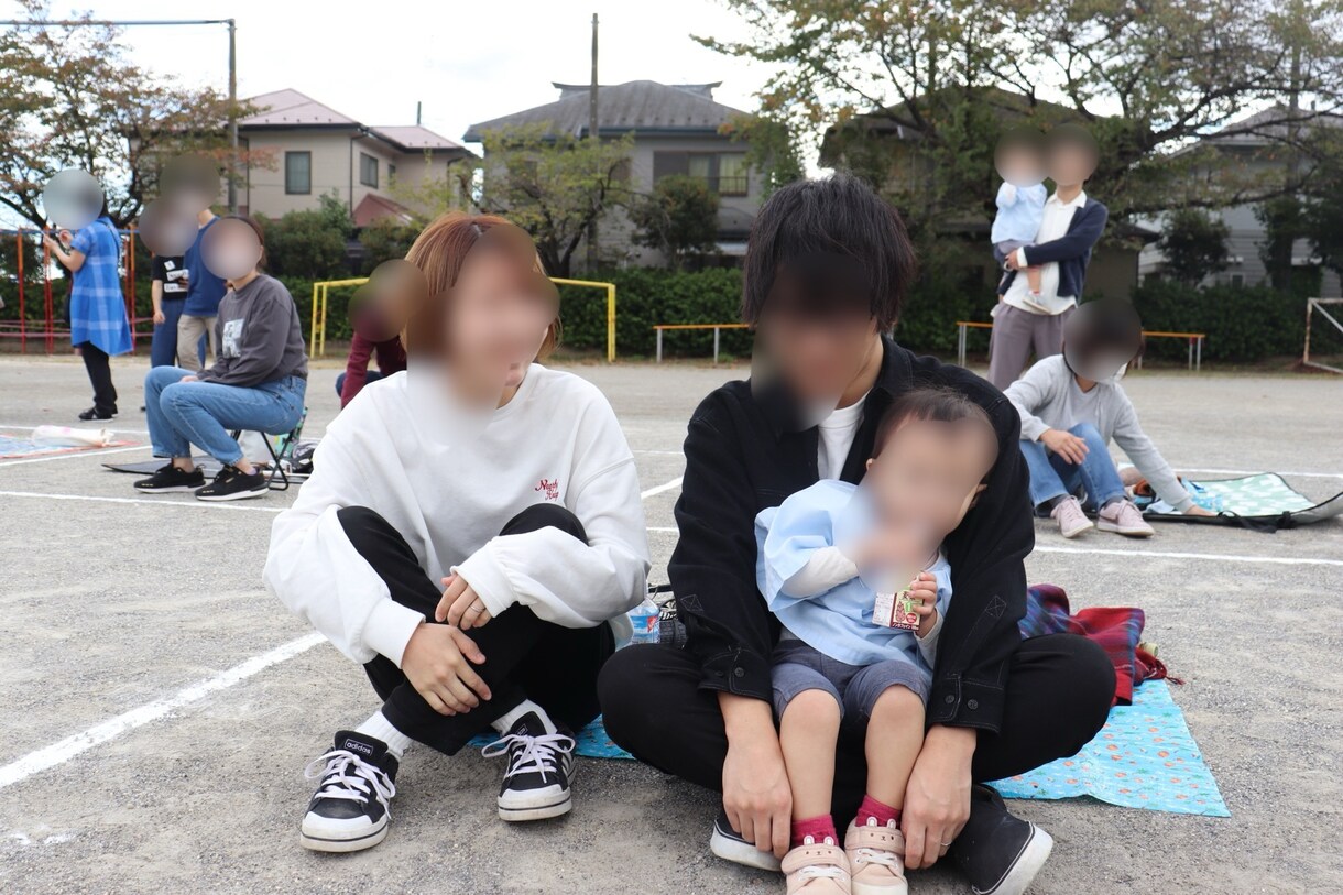 お子様の大切瞬間を思い出に残る形にします 保育士資格をもっている私が写真を撮影に伺います。 イメージ1