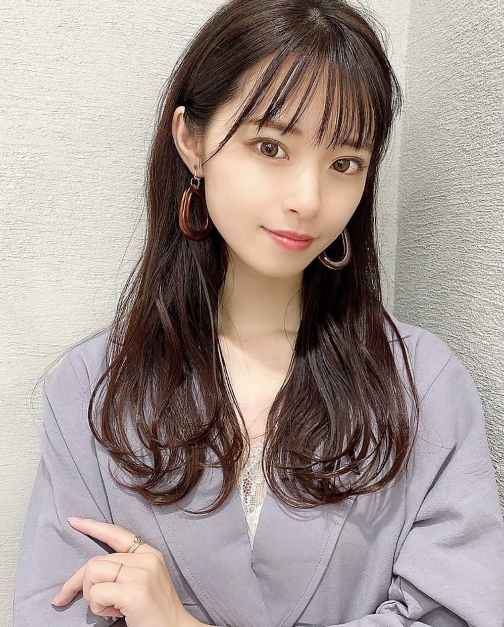 顔のタイプ別診断で似合うヘアスタイルをご提案します ご自身の魅力を生かす似合うヘアスタイルを一緒に見つけます イメージ7