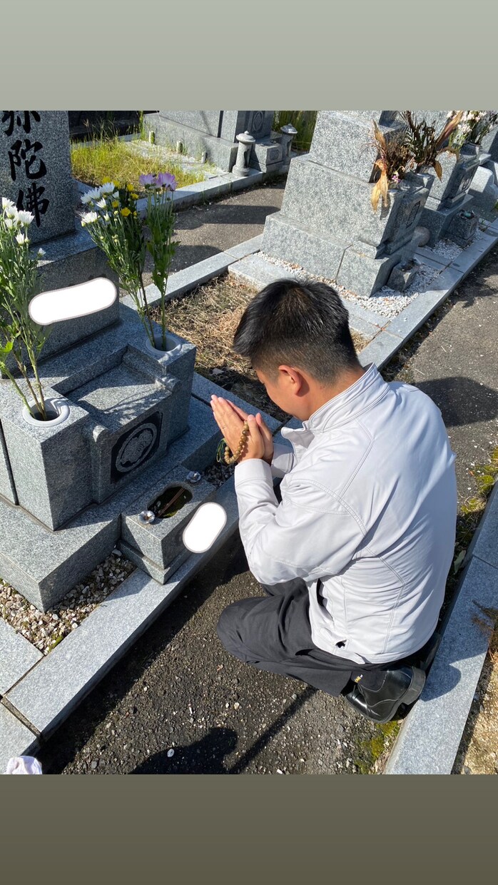 お墓の専門業者です。お墓の清掃お参り代行いたします 仏花・線香・ゴミ捨て。コミコミ価格でまごころ込めたサービス イメージ2