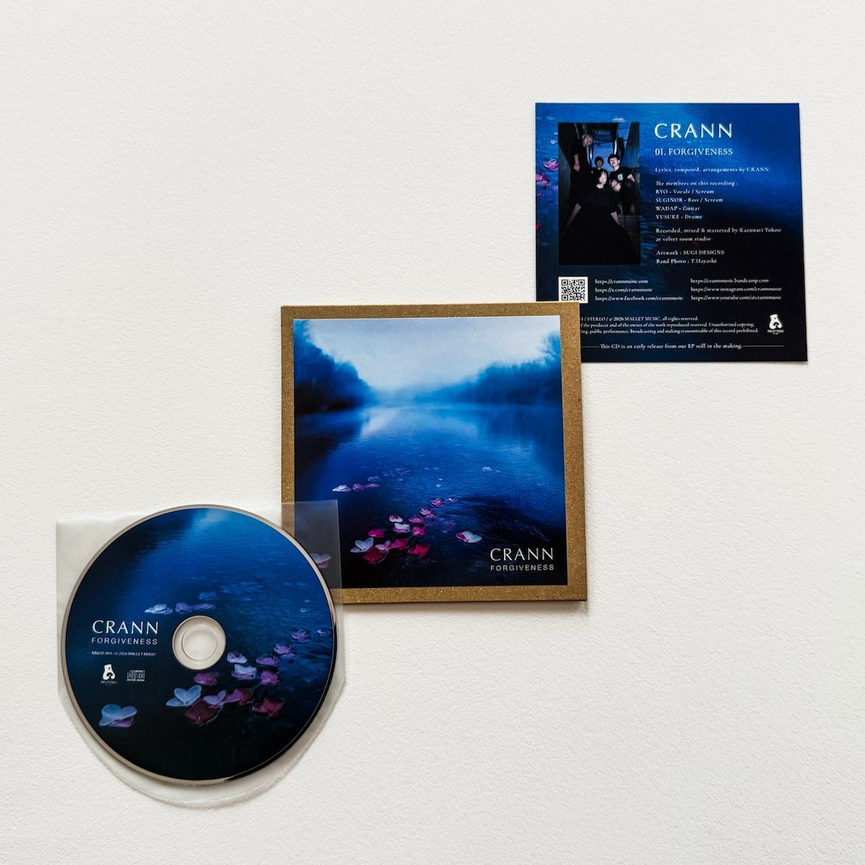 CDジャケット・歌詞カード・盤面デザインいたします 楽曲の世界観が伝わるCDデザインを一式デザイン制作します！ イメージ4