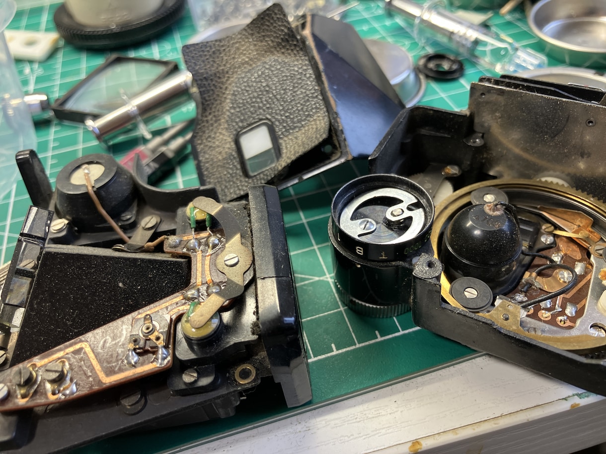 フィルム一眼レフカメラの修理をお受けします 機械式一眼レフ（主にニコン製）の修理を格安でお届けします。 イメージ2