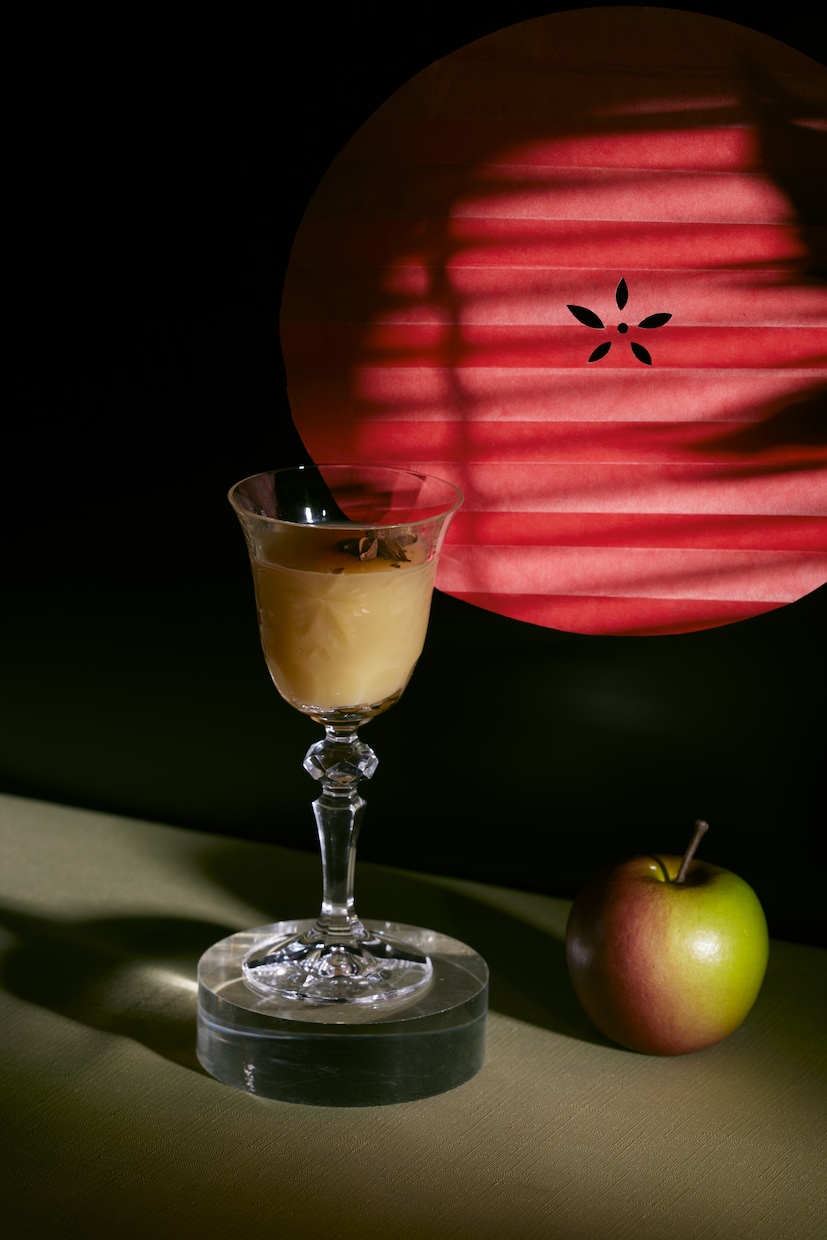 一杯の魔法を一枚に。魅せるカクテル撮影、承ります お酒の価値をもっと高く。 カクテル・酒類専門のイメージ撮影 イメージ3
