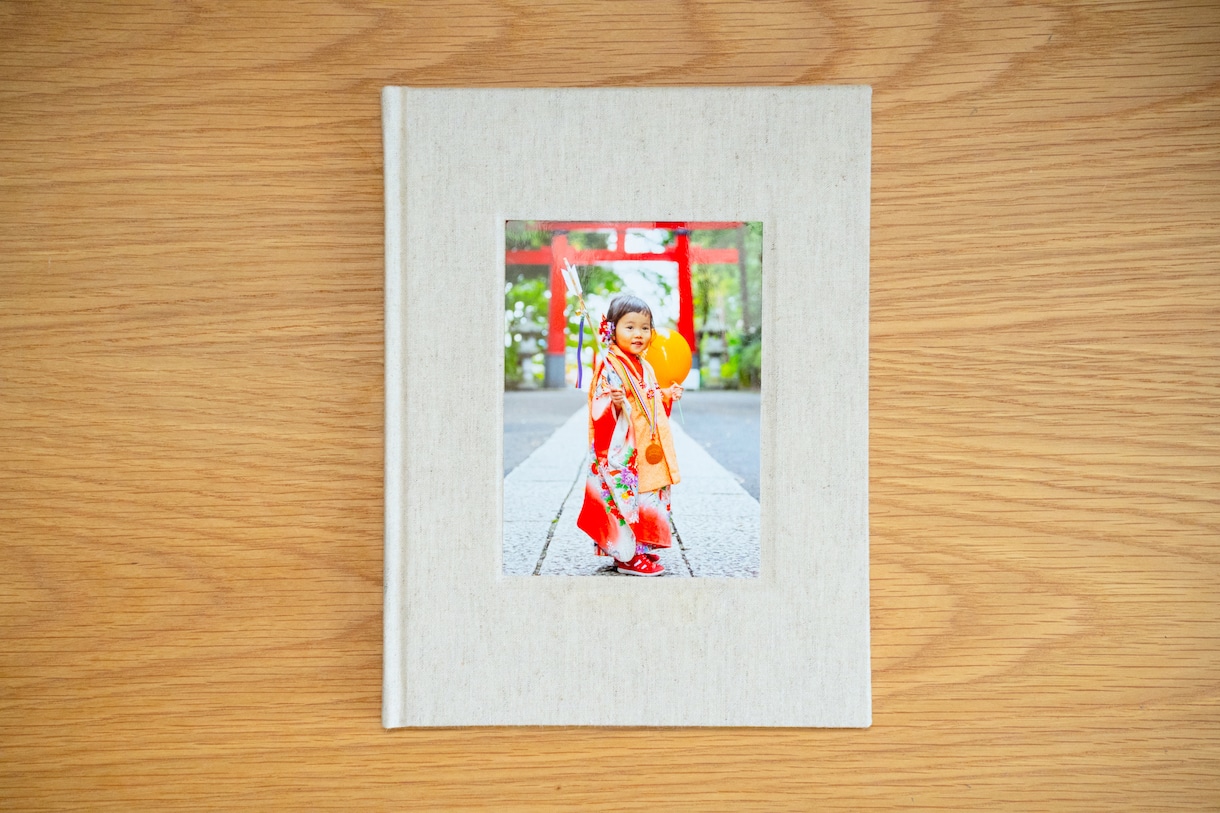 あなたの写真で、手作りのフォトブックを作ります スマホやPCに眠る写真を、かけがえのない一冊に仕上げます。 イメージ2