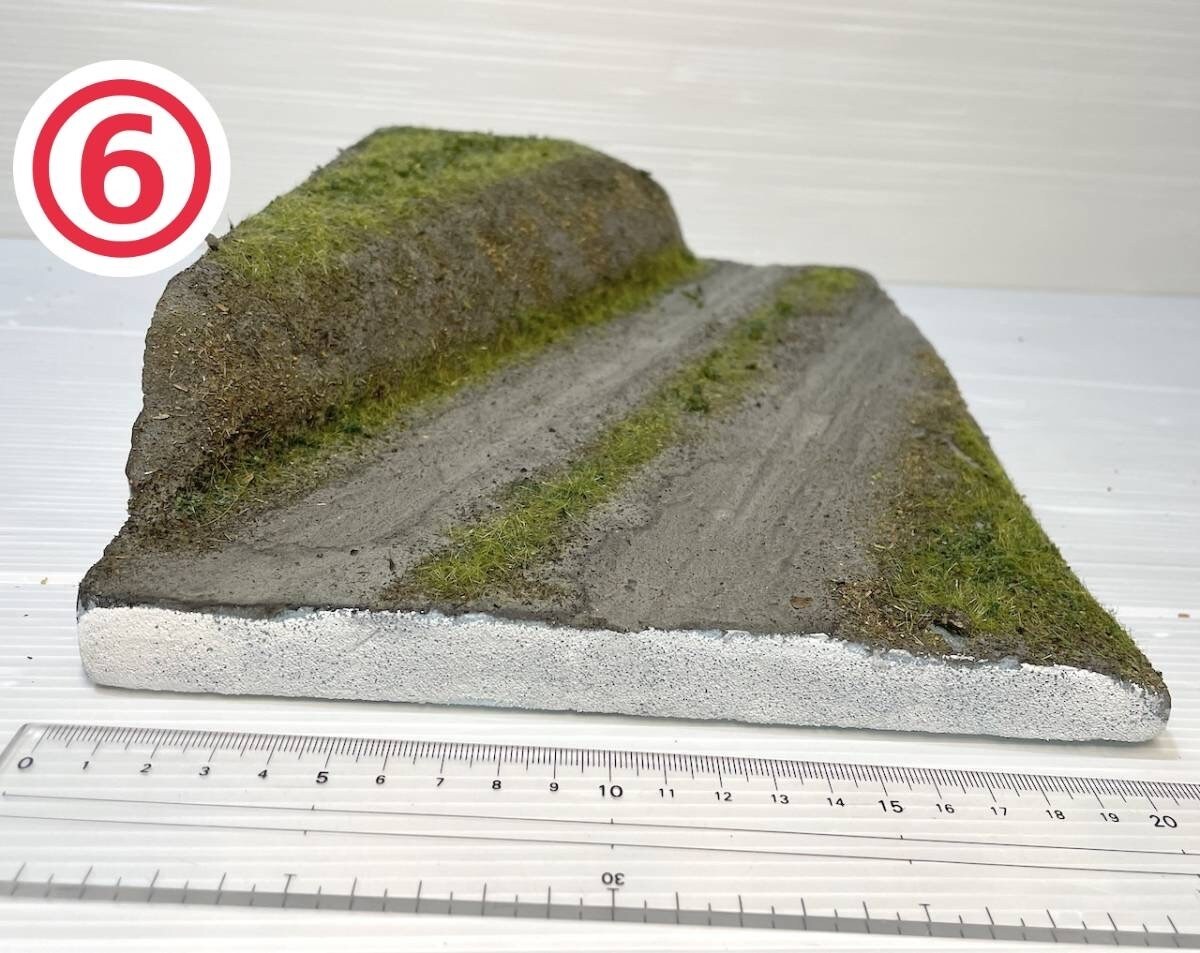 3000円均一でジオラマベース作ります 均一価格である程度画像のようなベースジオラマ製作致します。 イメージ7