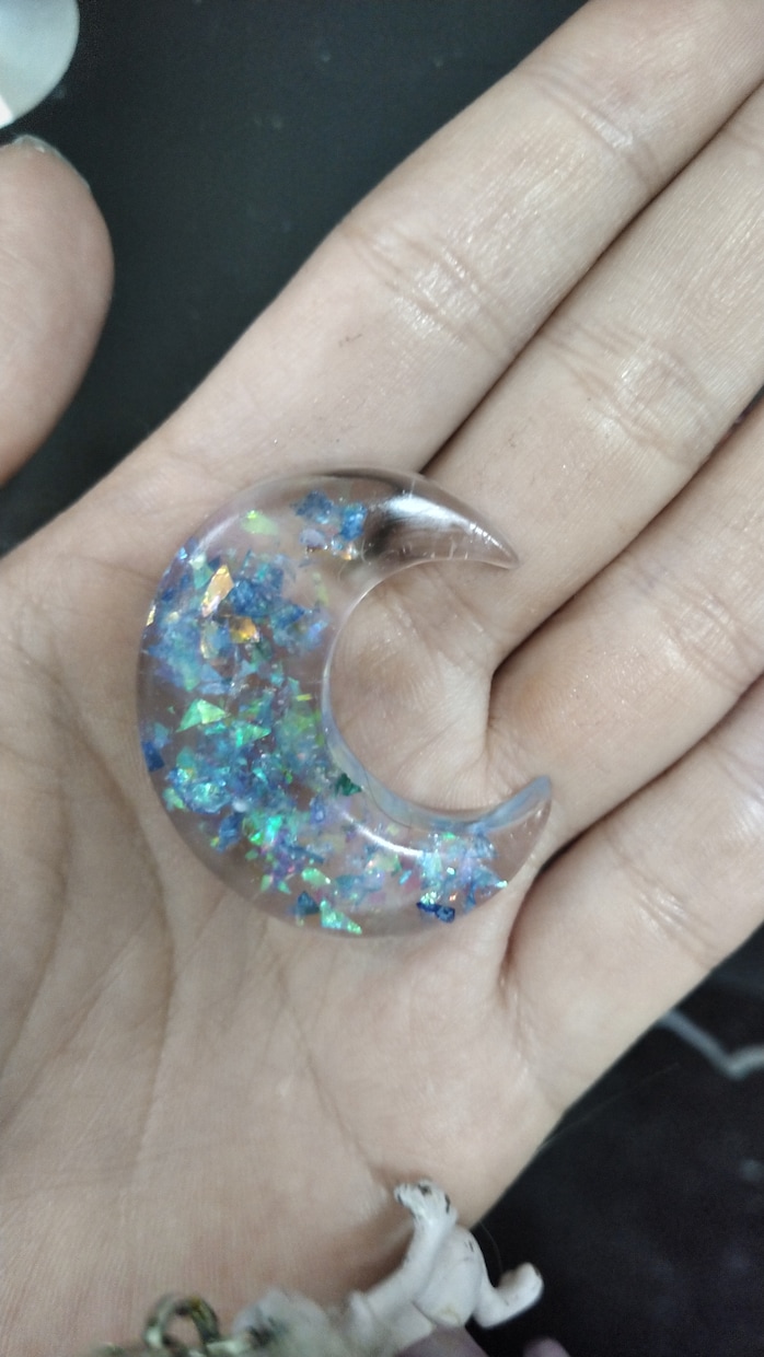 レジンでアクセサリーを作ってます 星、月、猫ちゃんメインで作成しております！ イメージ3