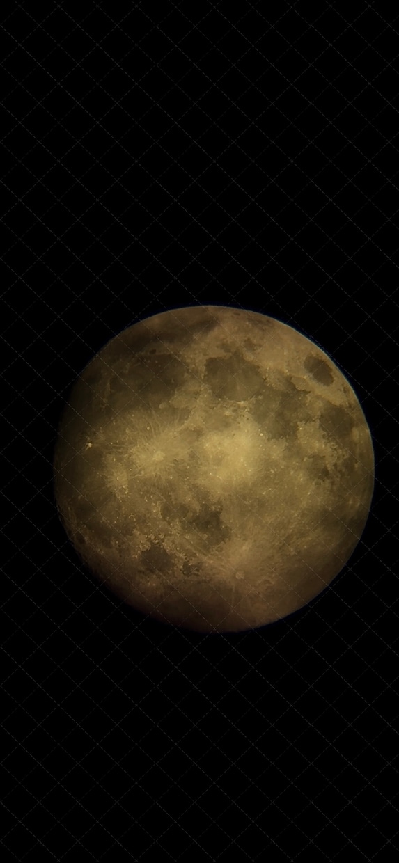 月の写真素材の提供をします 天体望遠鏡で撮った月の写真になります イメージ4