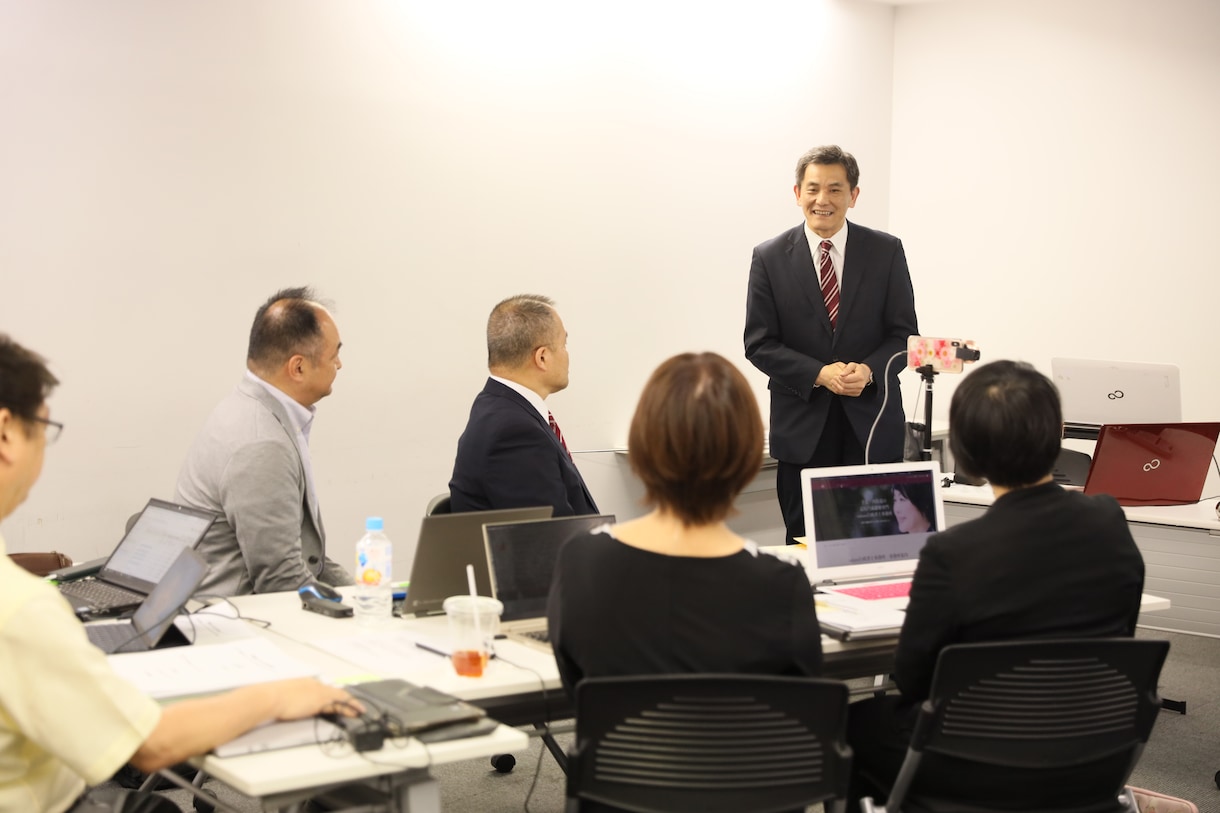 役職定年・早期退職後の働き方を相談できます 転職・再就職・複業の迷いを整理します イメージ4