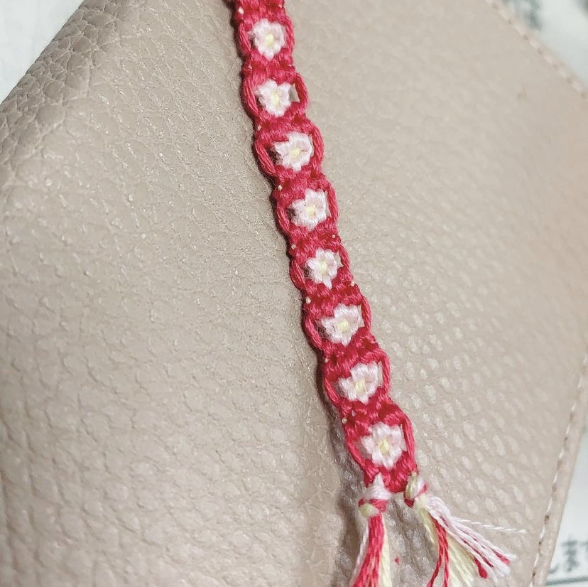 手作りミサンガお作りします ご希望の色や柄、文字等対応可能です。 イメージ1