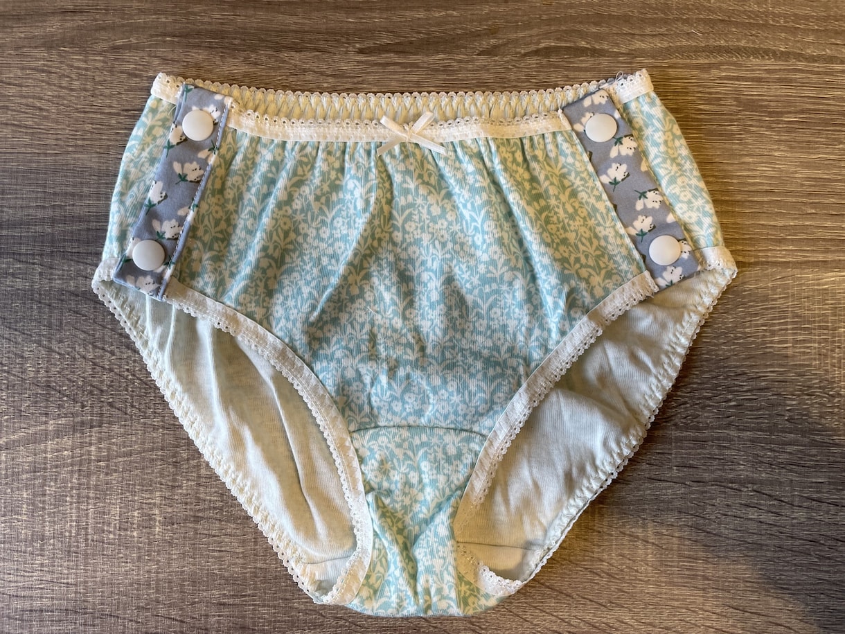 身体の不自由な方・入院中の方の洋服をリメイクします 既製品をリメイクすることで、着脱しやすい服にします イメージ1