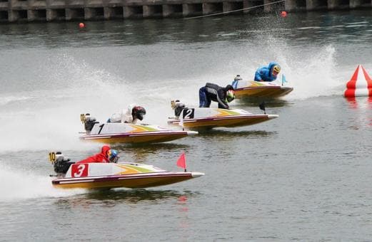 2点で行う競艇投資法を大公開します 激アツの競艇投資術。張り付き不要。1日最大6レースまで イメージ1