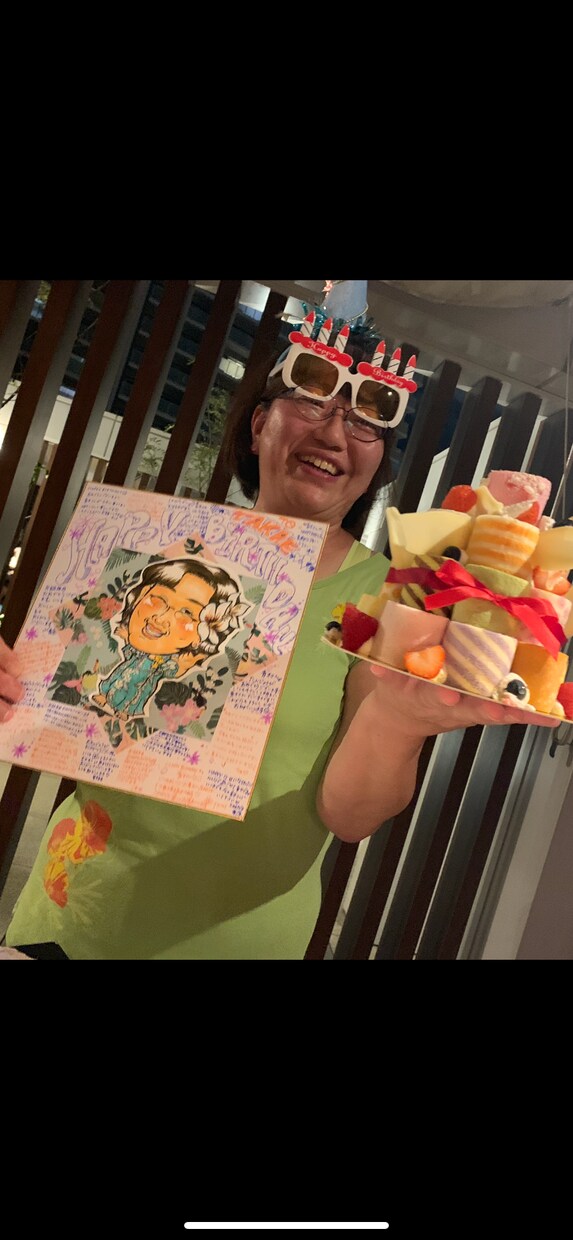 誕生日 還暦 結婚 お祝いに 似顔絵描きます その人らしさ感じるキャラクター調の似顔絵で ぜひお祝いを！ イメージ3