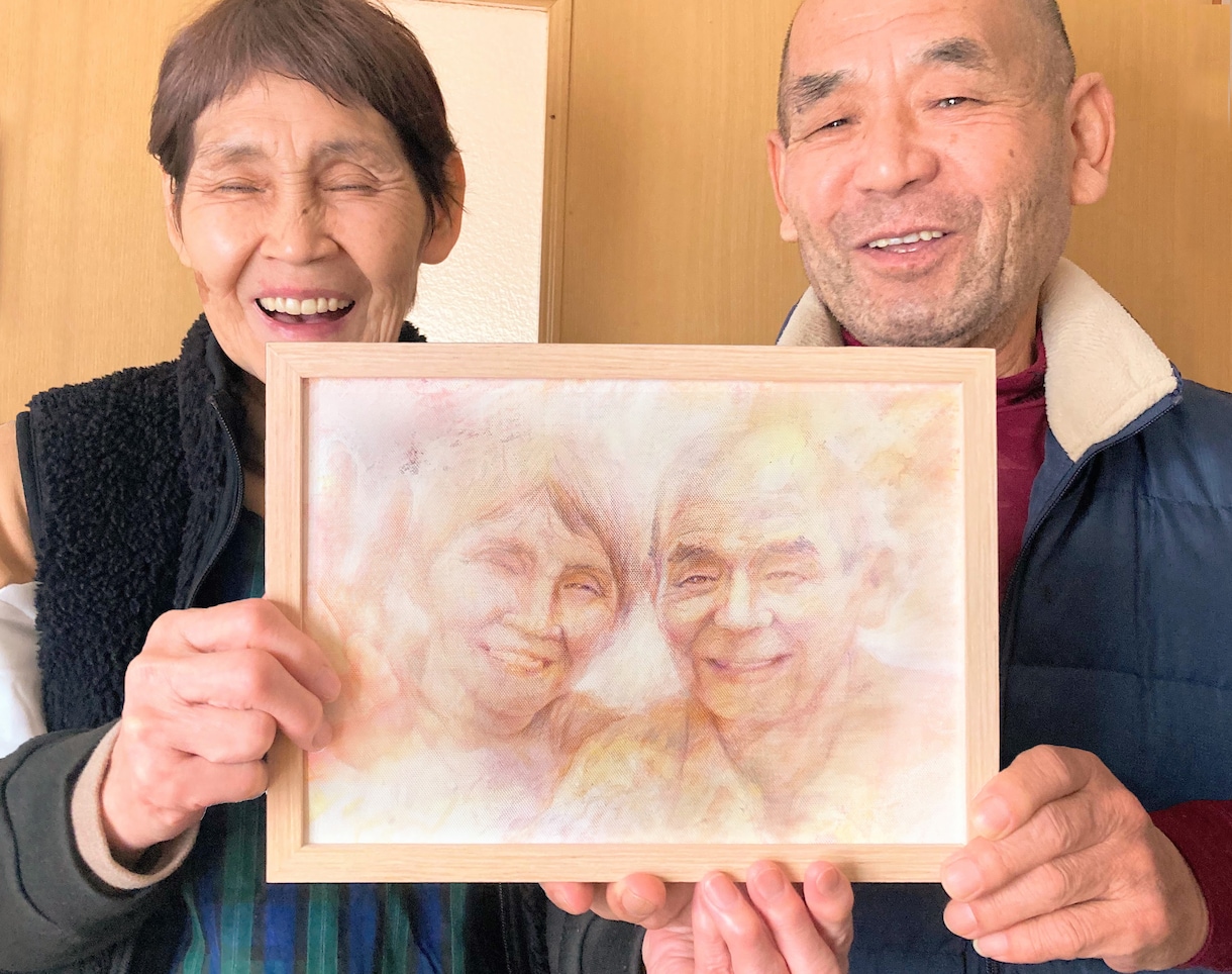 原画納品！手描き似顔絵で特別な贈り物を作成します キャンバスボードに絵の具と色鉛筆にてお描きいたします！ イメージ1