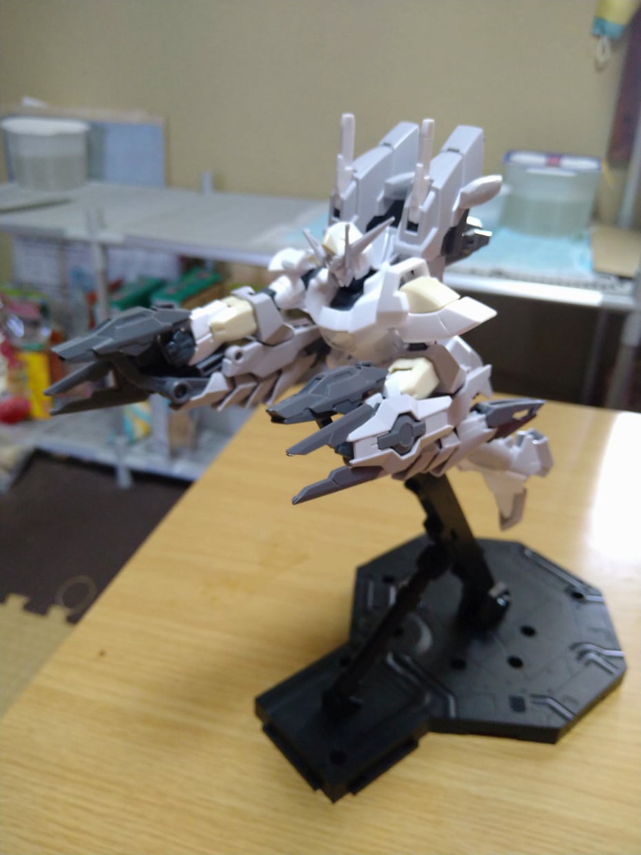 ガンプラの素組、ゲート処理します ガンプラのゲート処理、組み立てます。 イメージ2