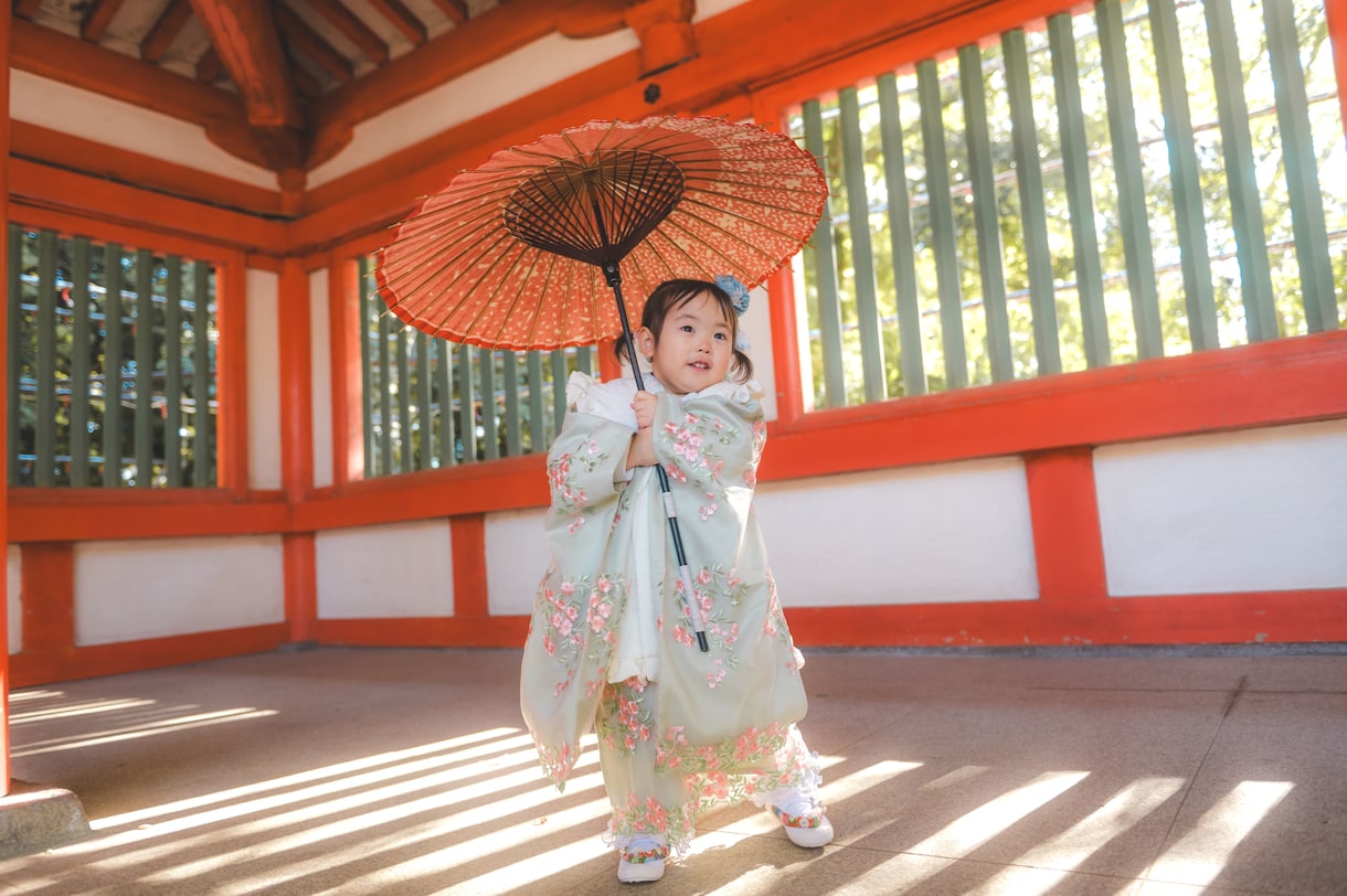 自然な表情でロケーション家族を撮ります ご家族の自然な笑顔と想いを1枚1枚に残します。 イメージ6