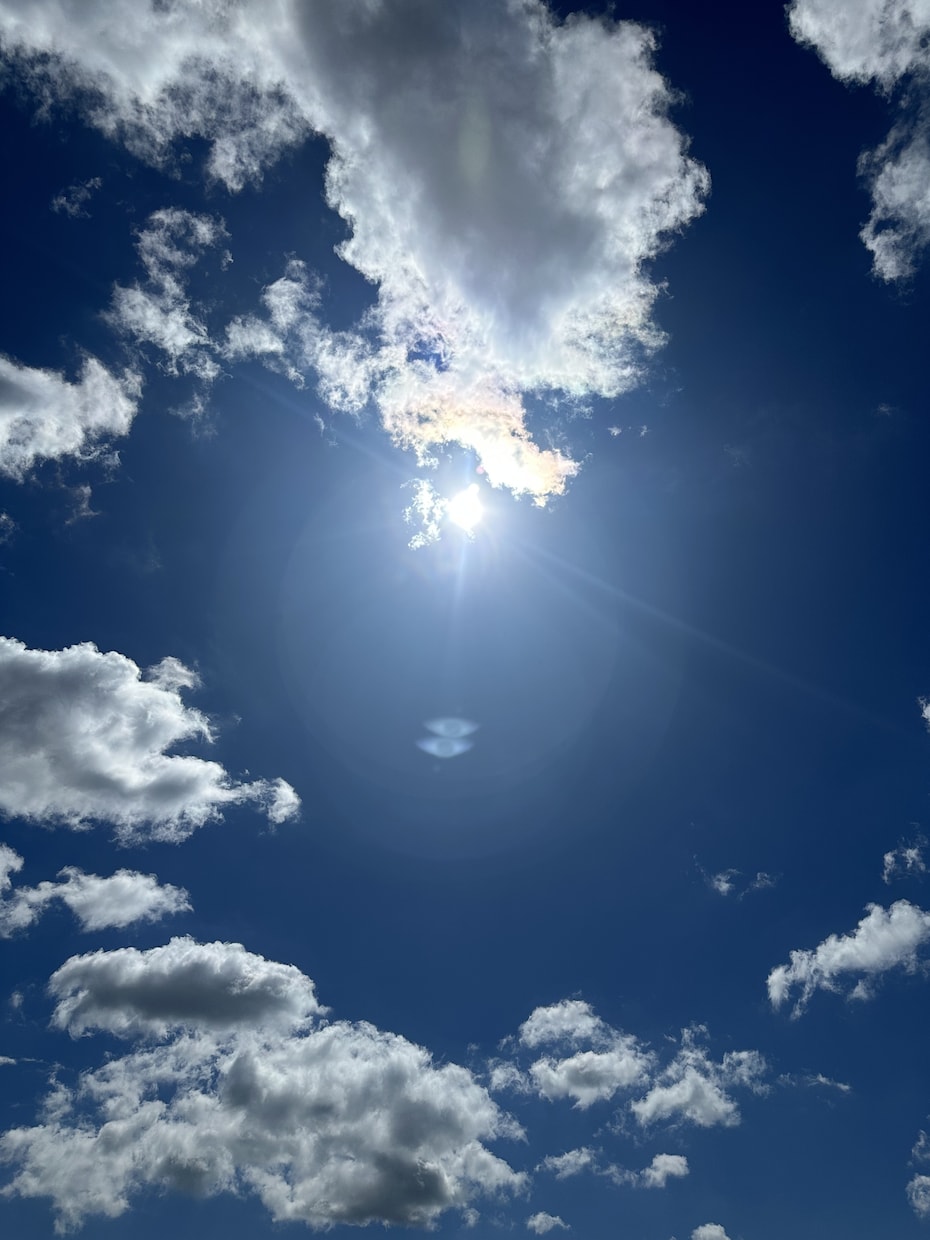 宇宙からのあたたかなエネルギーで癒し、導きます 太陽☀︎星✴︎月⚫︎からの愛 勇氣 元氣を受け取ってください イメージ1