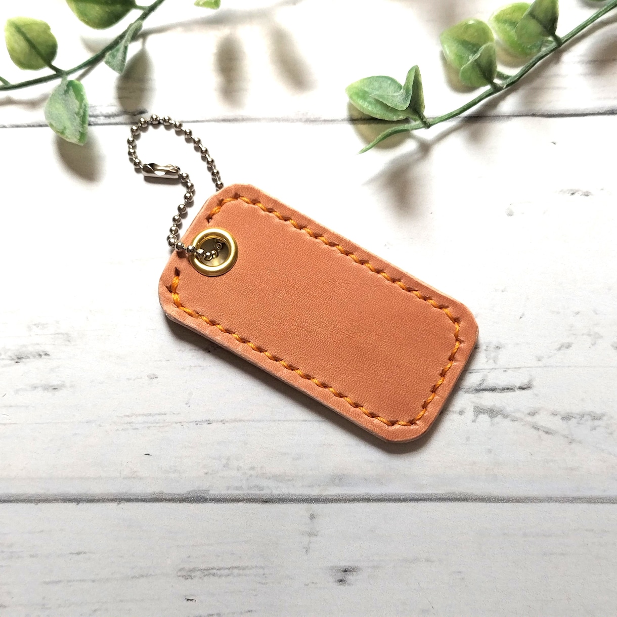 イラスト彫刻入りレザータグ【タイプC】をつくります レーザー彫刻でオリジナルアイテムを作ります イメージ1