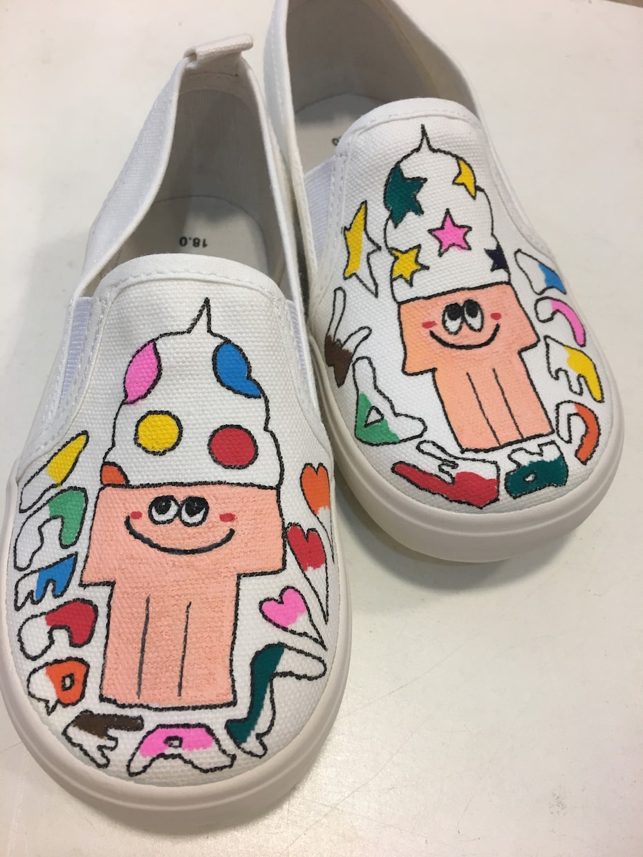オリジナルお絵描きスリッポン描きます 世界ではひとつ？！入学、進級、お誕生日などに人気です！ イメージ4