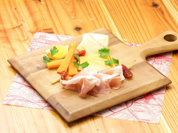 飲食店向けの広告デザインの相談も受け付けております 状況や目的を踏まえた上で【魅せ方】【配置】【戦略】なども相談 イメージ3