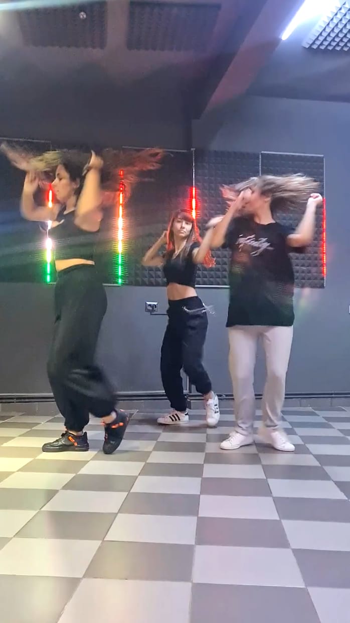 TikTok用に海外ダンサーのダンス動画納品します 楽曲に合わせて海外ダンサーが踊る動画を納品します イメージ4