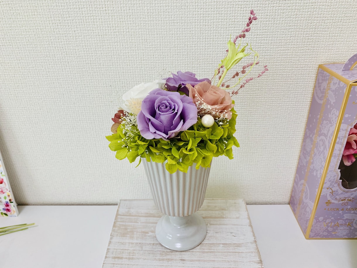 プリザアレンジで幸せと癒しを運びます お花を誰かのために贈りませんか？ イメージ10