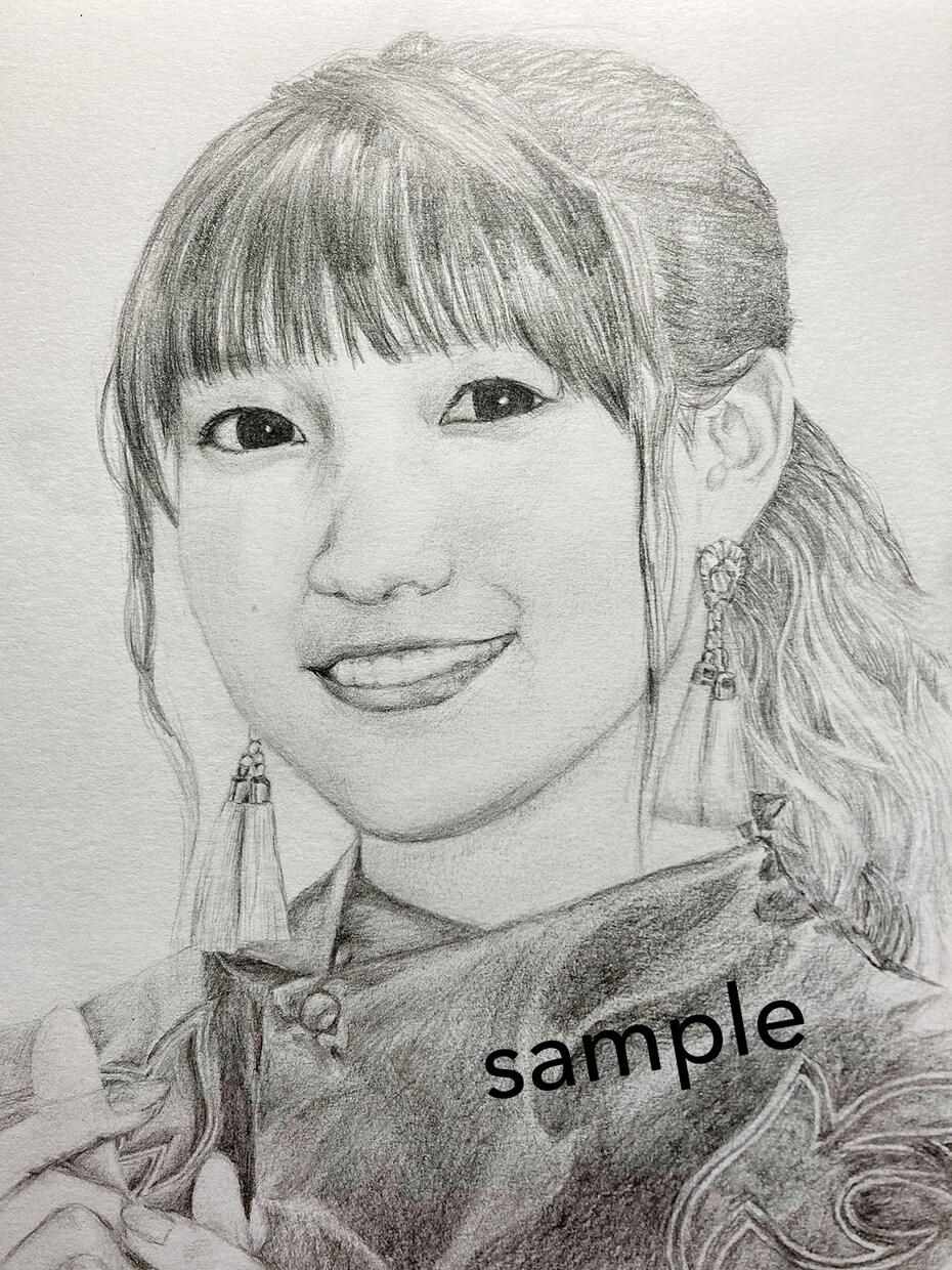 鉛筆でアナログ似顔絵(A5)を描かせていただきます お祝いや記念日などのプレゼントに最適です。 イメージ3