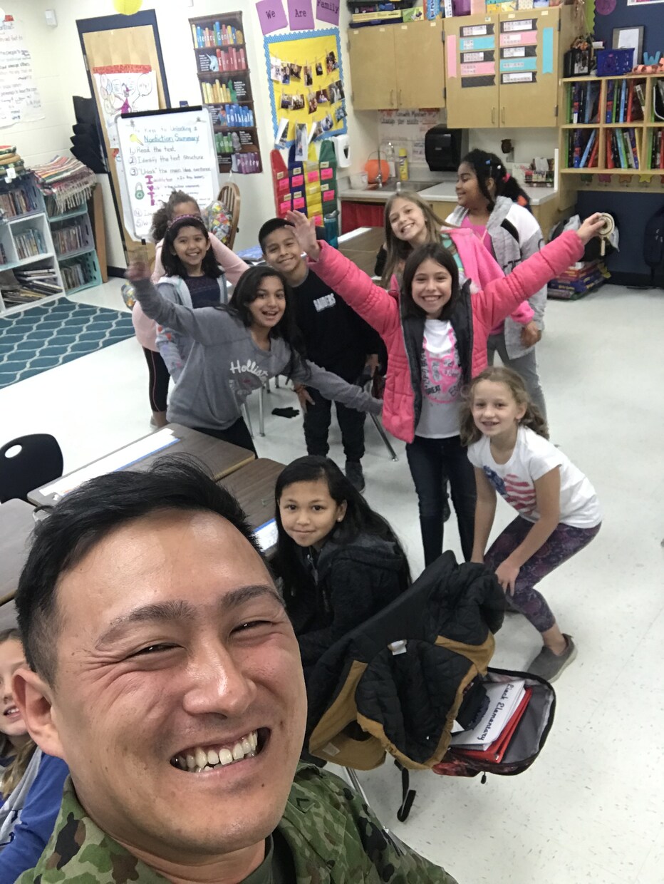 英語の翻訳通訳やります、またその要領も教えます 日本と米軍の学校での英語、及びその通訳学習経験から答えます イメージ1