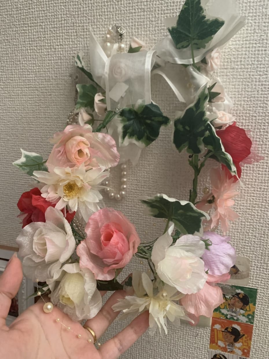 結婚式でも使える髪飾り作ります 花の髪飾りやビーズの豪華なネックレスなど作成します。 イメージ2