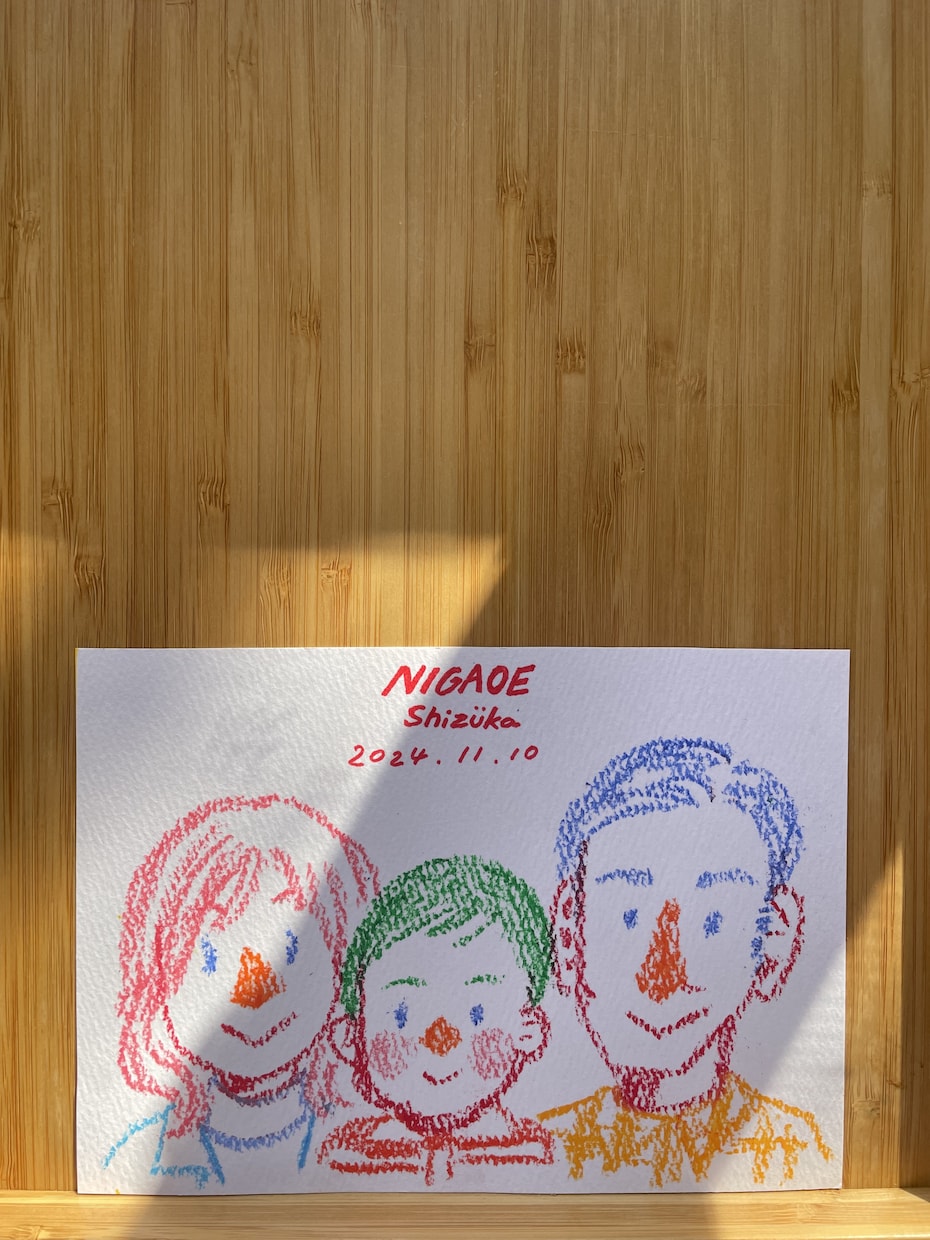 絵本タッチのクレヨン画似顔絵描きます 手書き似顔絵絵本タッチのクレヨン画でお描きします イメージ1