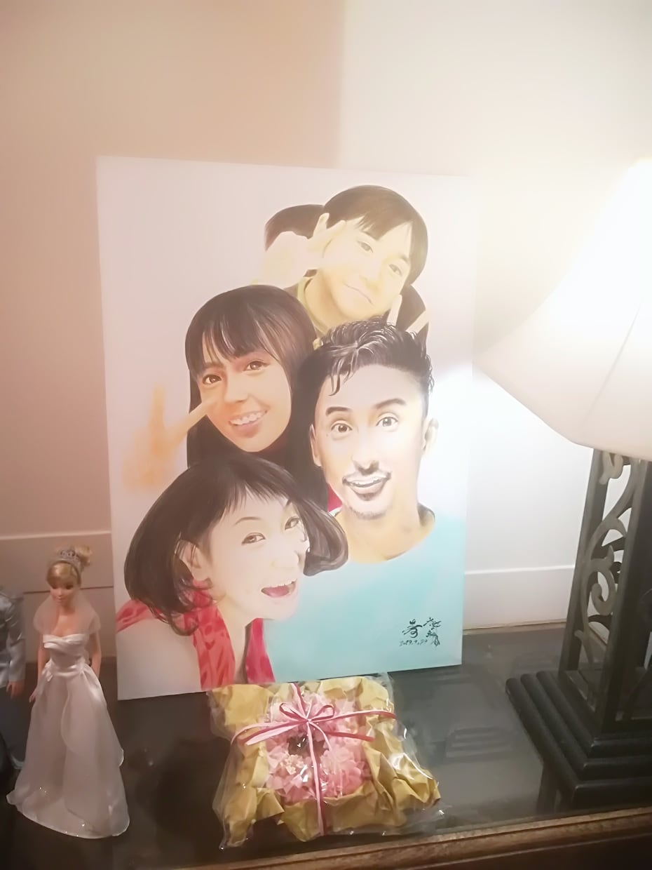 鉛筆・色鉛筆で似顔絵を描きます ご結婚のお祝いや、大切な方へのプレゼントに イメージ4