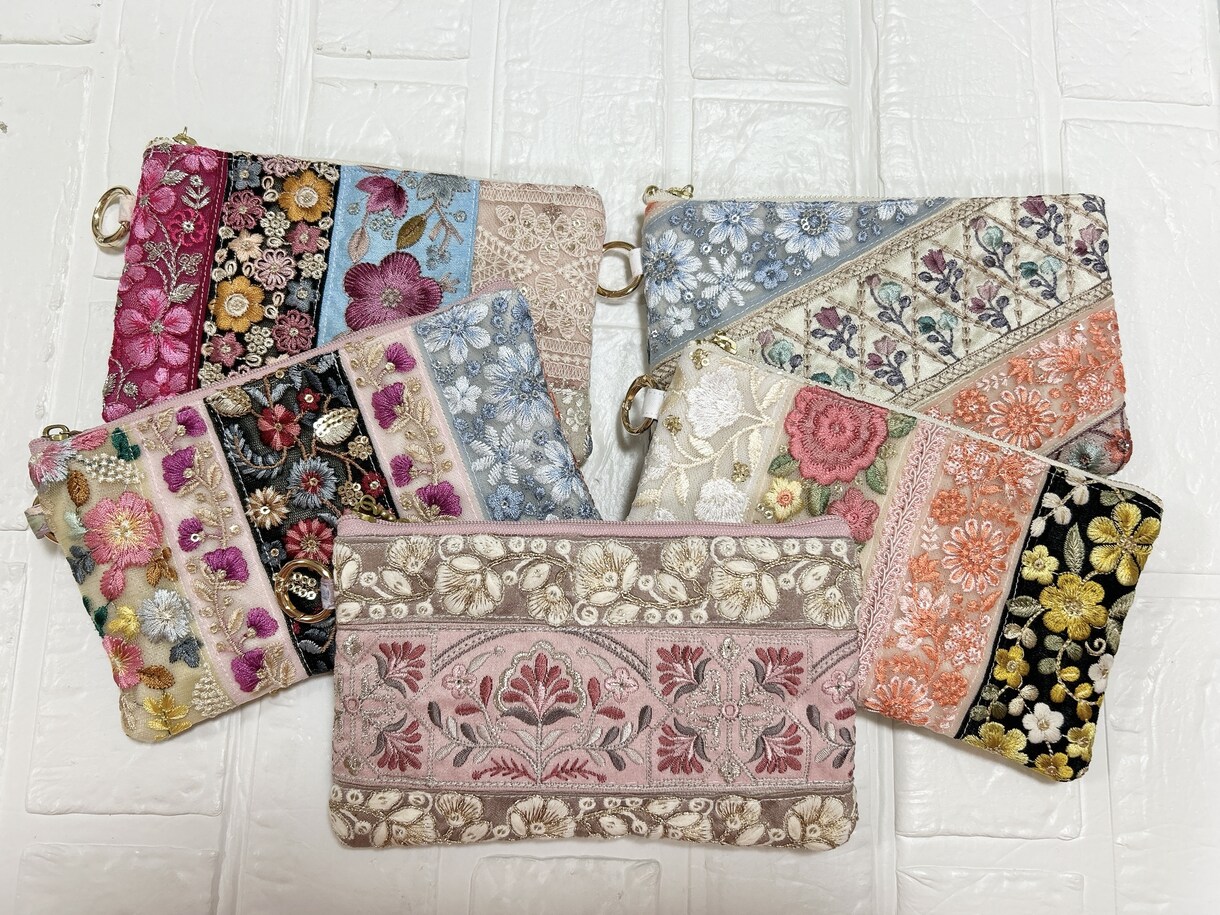 大人可愛いインド刺繍リボンのポーチをお作りします ハンドメイド歴10年以上の作家が心を込めてお作りしています イメージ4