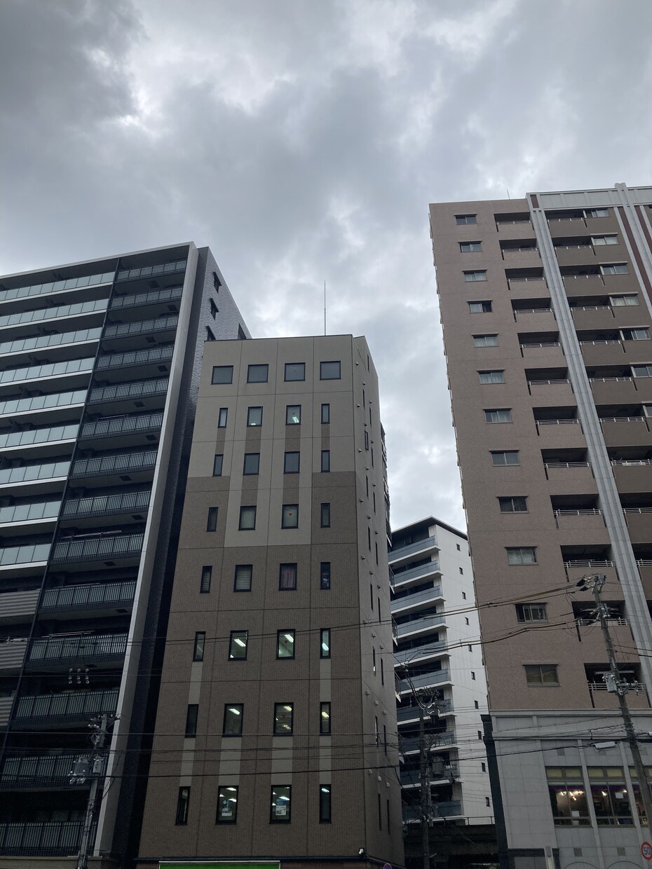 コロナ禍で住宅ローンに苦しむ方、悩み聞きます 私も、かつて分譲マンションを任意売却した苦い体験があります。 イメージ1